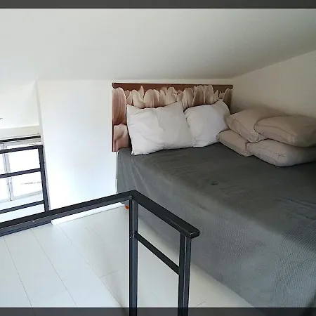 Beautiful 2 Bedrooms Duplex Quiet Terrace Lägenhet *